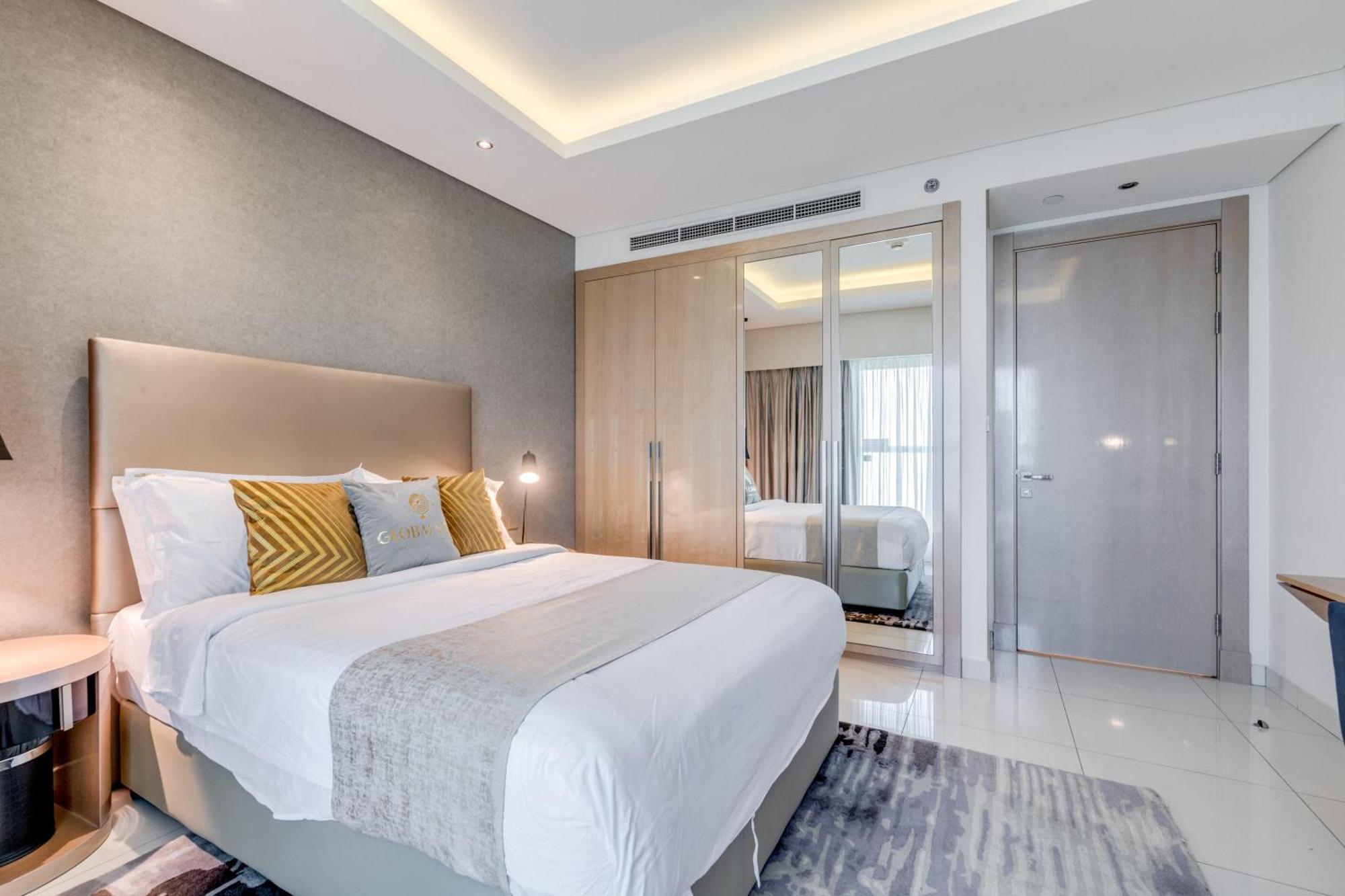 Globalstay Damac Towers By Paramount In Business Bay Dubai Exterior photo
